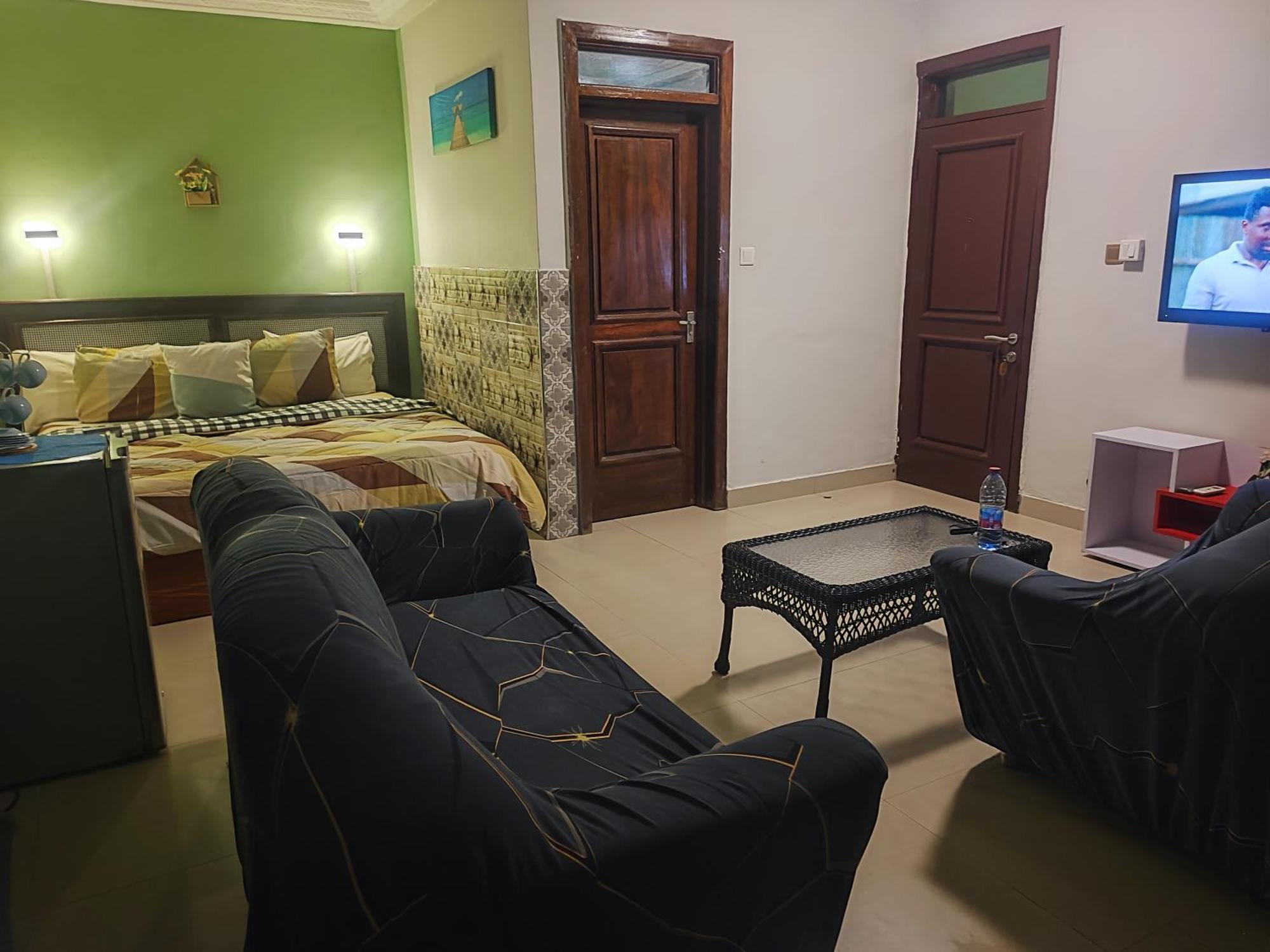 Ellisa Hospitality And Spa Hotel Accra Exterior foto