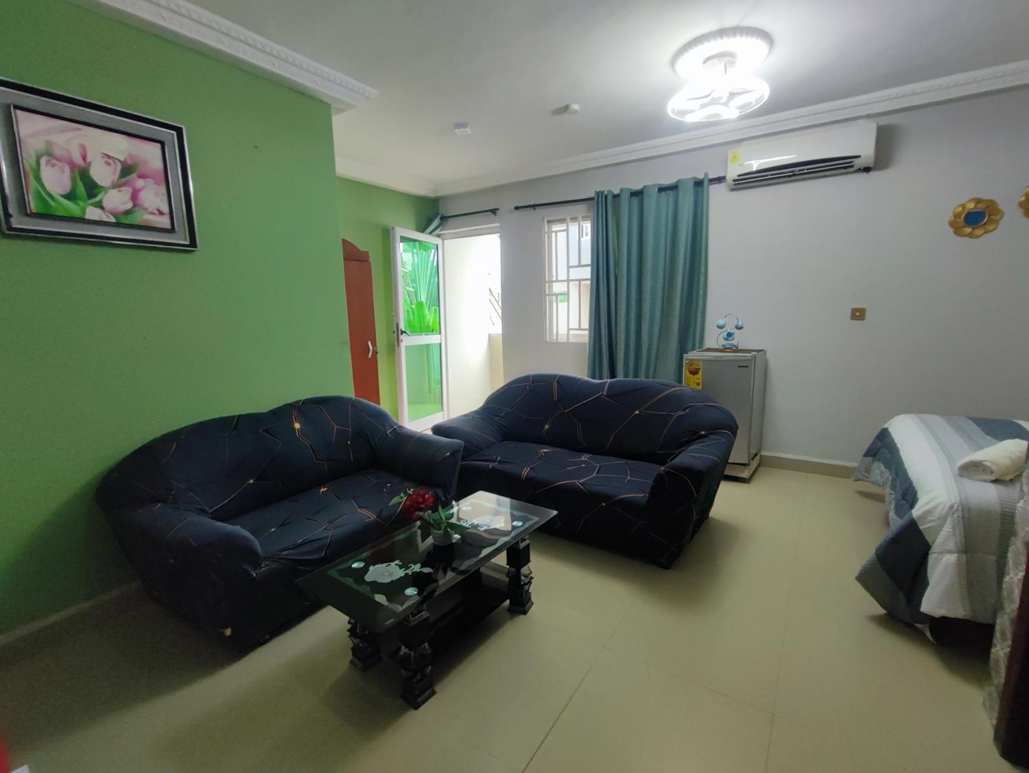 Ellisa Hospitality And Spa Hotel Accra Exterior foto