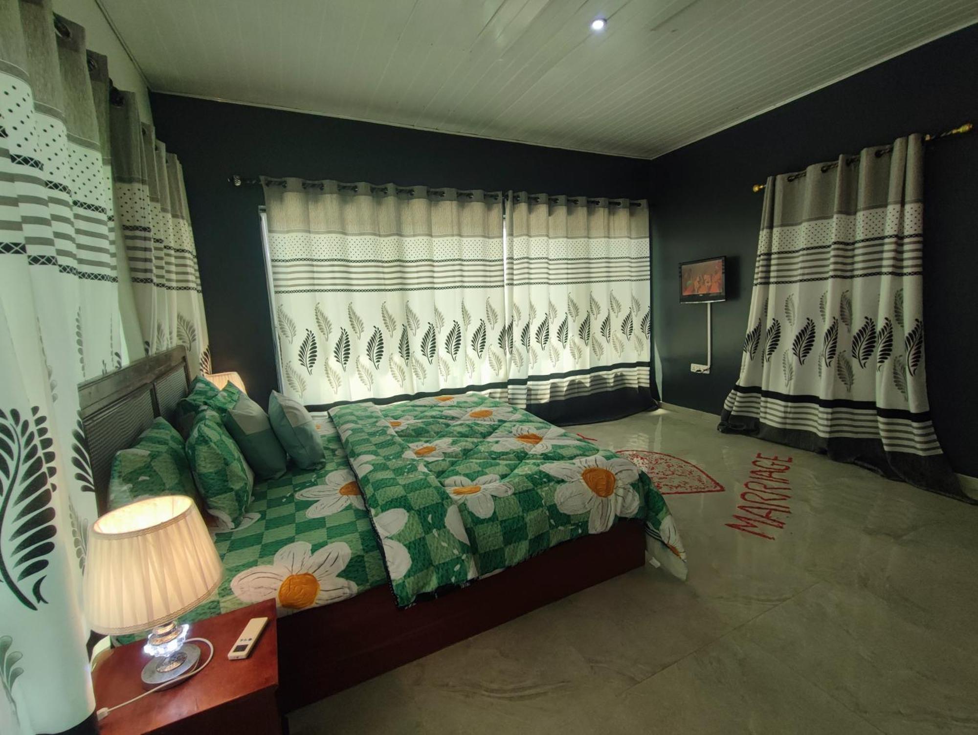 Ellisa Hospitality And Spa Hotel Accra Exterior foto