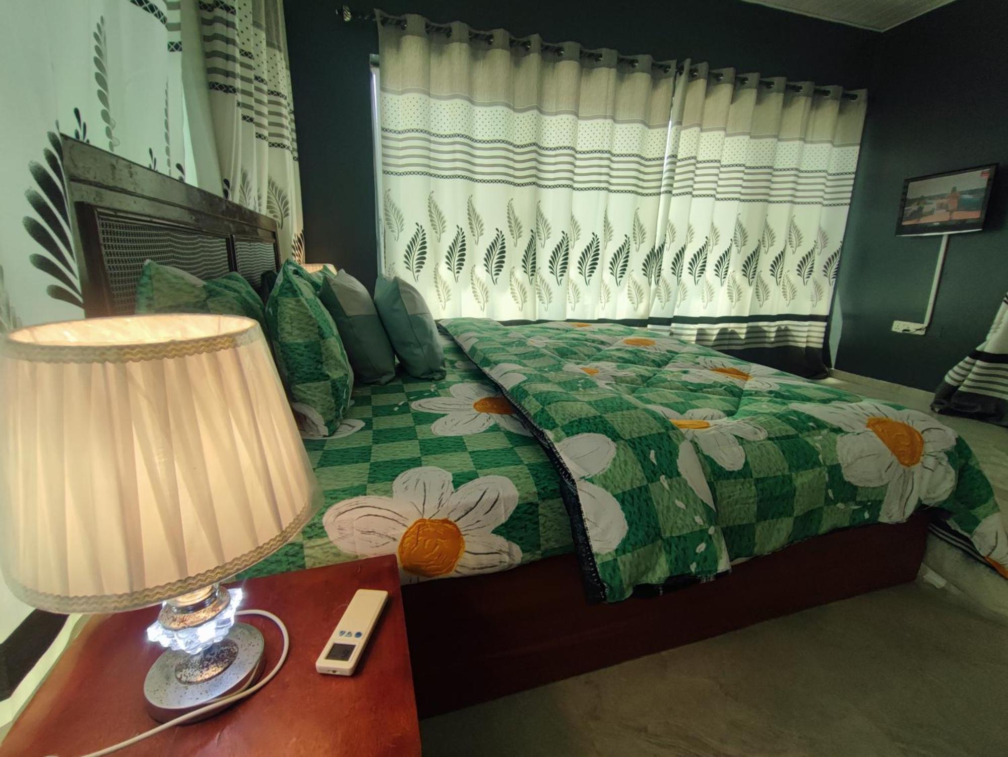 Ellisa Hospitality And Spa Hotel Accra Exterior foto